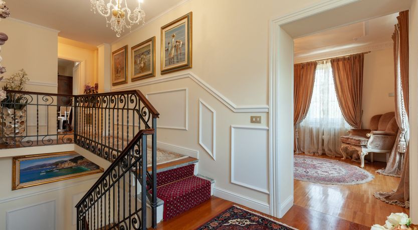 Photo of Honeycomb & Thyme