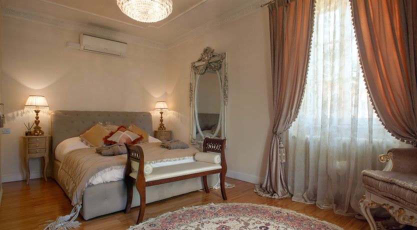 Photo of Honeycomb & Thyme