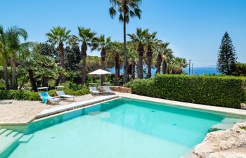 Sicilian White Holiday Home