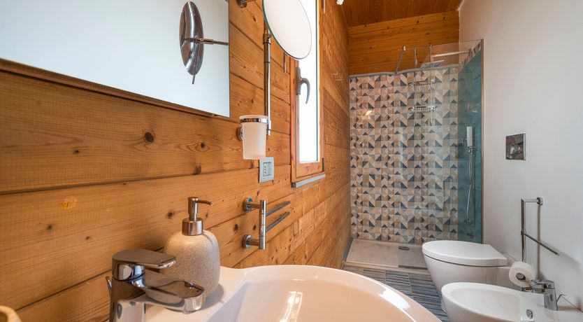 Photo of Lemon & Essence