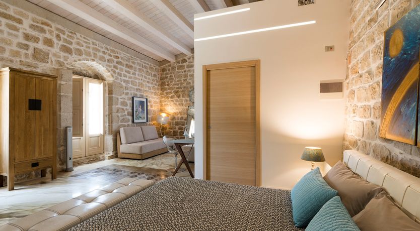 Photo of Lemon & Essence