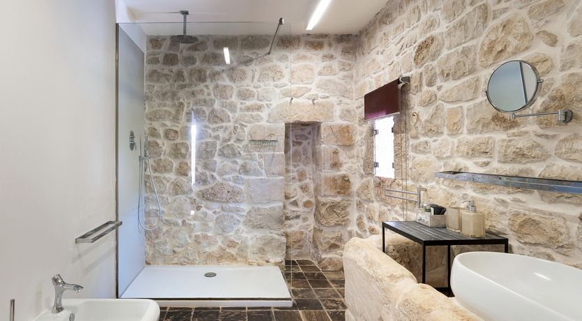 Photo of Lemon & Essence