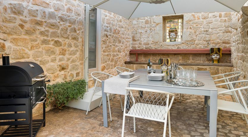 Photo of Lemon & Essence