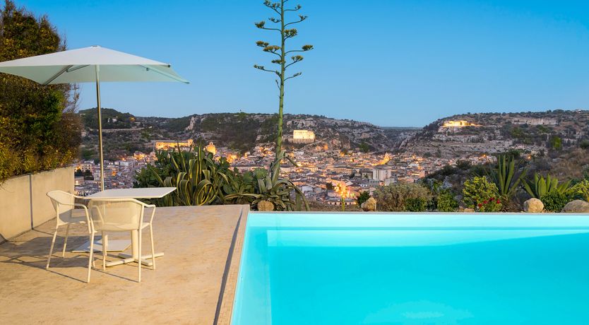 Photo of Lemon & Essence