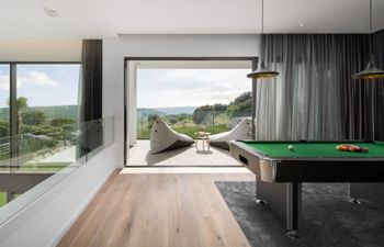 Allure of Vintijan Holiday Home