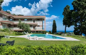 Photo of the-summer-rose