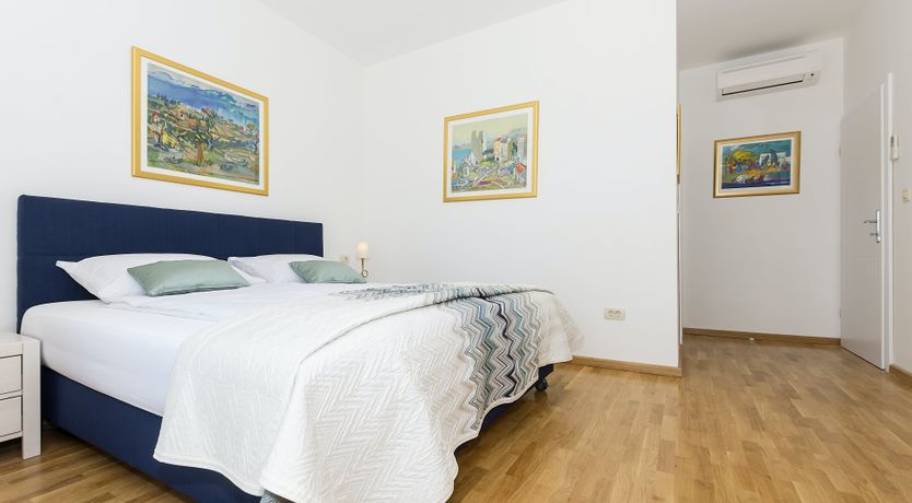 Photo of Sunburst & Gold