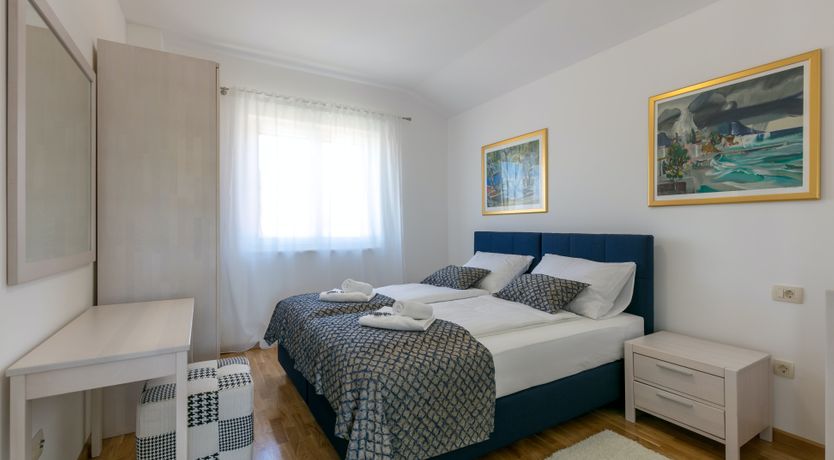 Photo of Sunburst & Gold