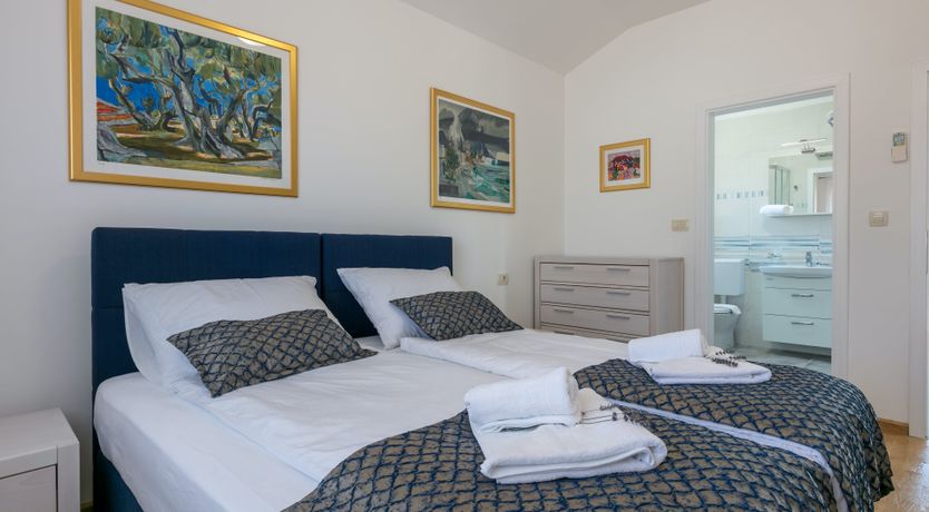 Photo of Sunburst & Gold