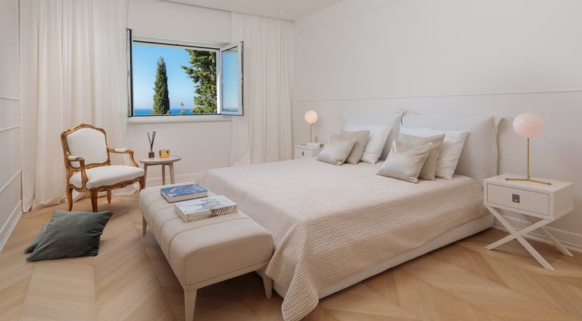 Photo of Circle of Light