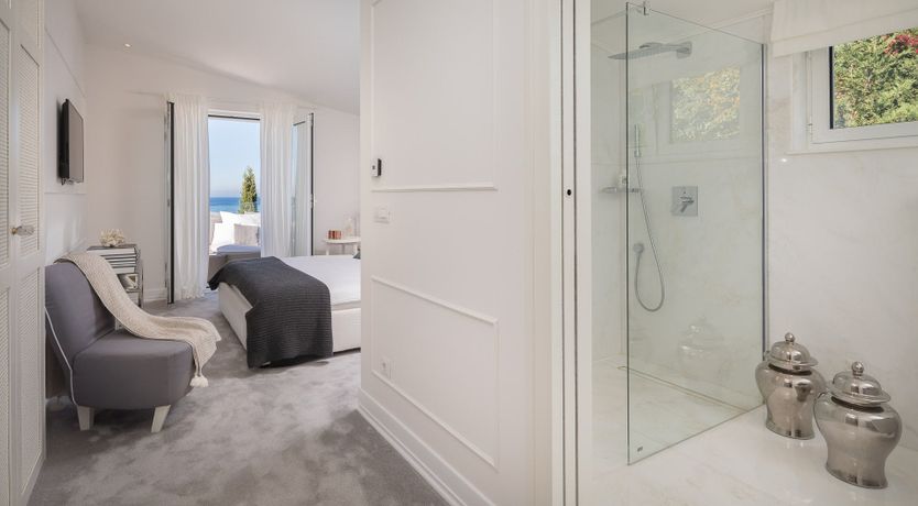 Photo of Circle of Light