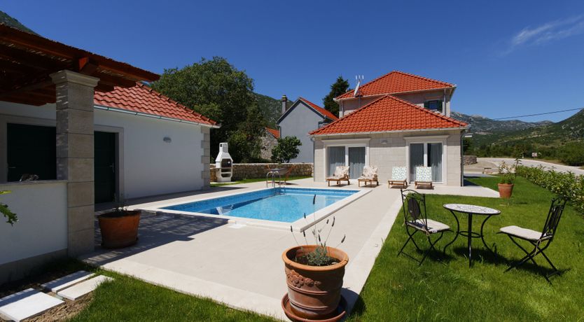 Photo of The Hillside Hideout