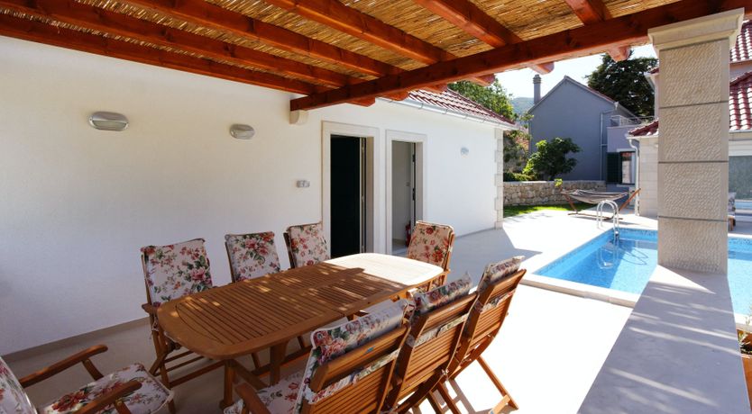 Photo of The Hillside Hideout