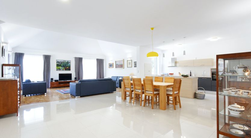 Photo of The Hillside Hideout