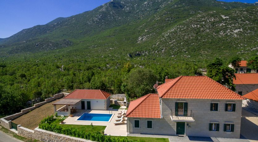 Photo of The Hillside Hideout