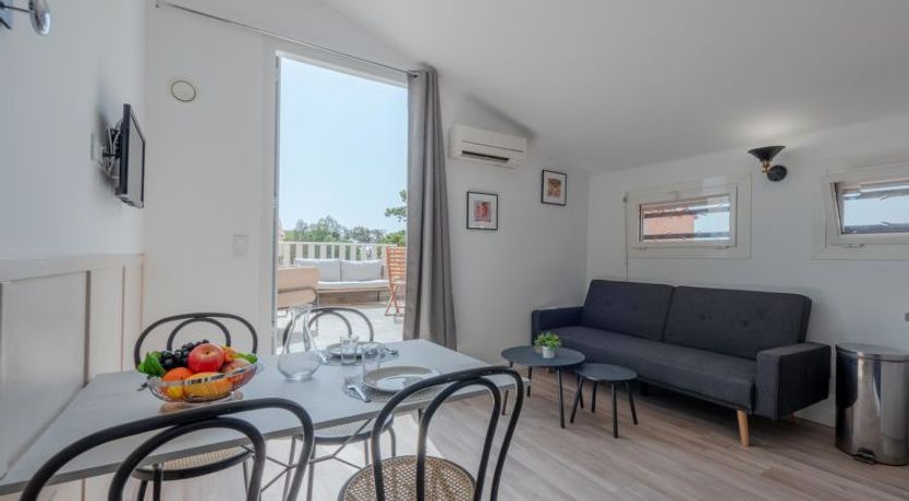 Photo of Pine's Mansion Apartment 2