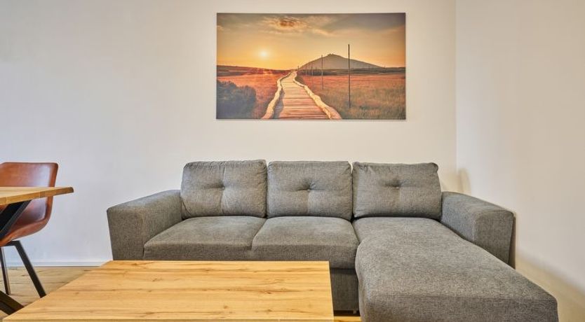 Photo of Trendy Mountain Terrace Retreat Apartment 2