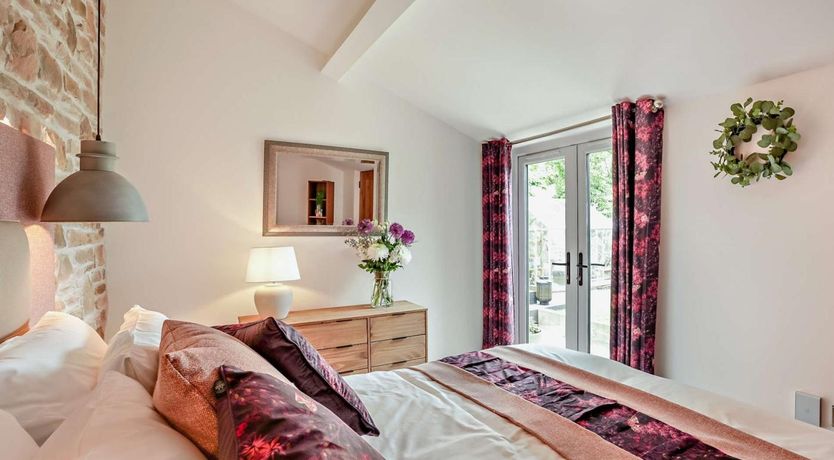 Photo of 1 Bed in Shepton Mallet
