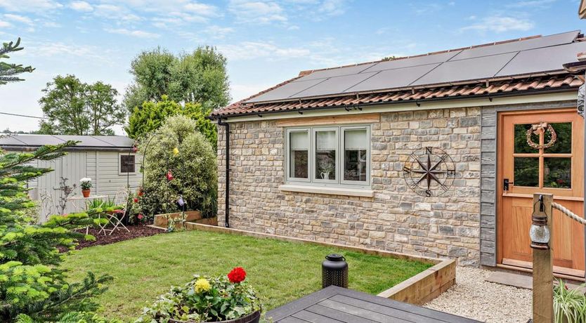 Photo of 1 Bed in Pilton