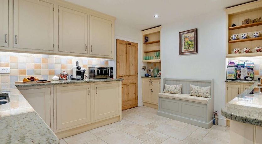 Photo of 3 Bed in Bourton-on-the-Water