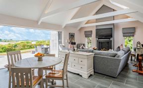 Photo of in Eaglesham (83392)