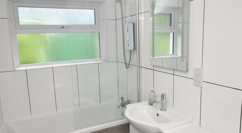 Photo of 2 Bed in Tenby