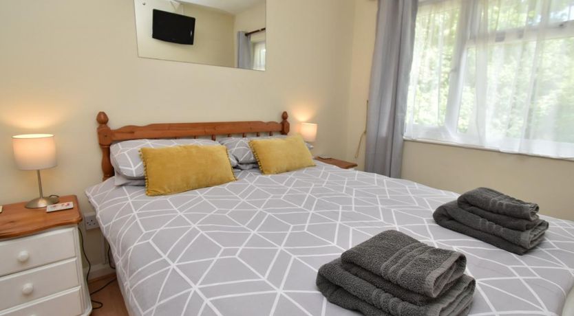 Photo of 2 Bed in Tenby