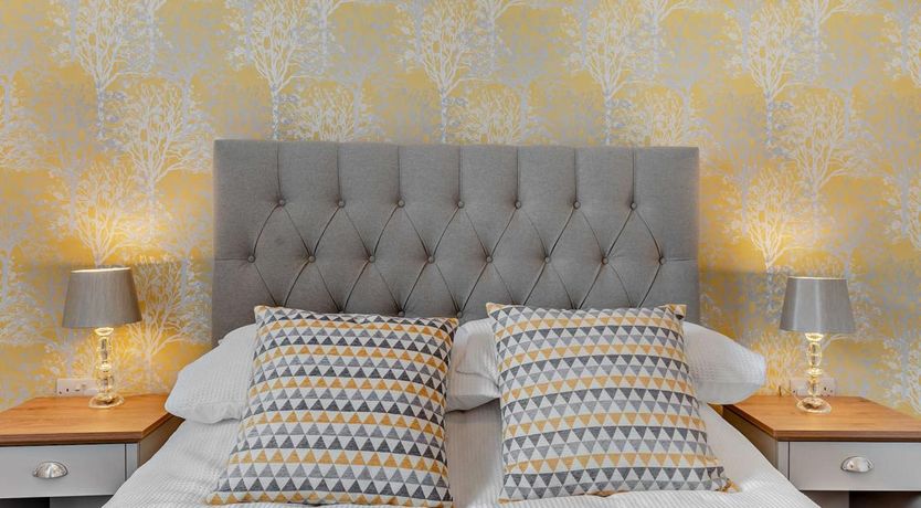 Photo of 1 Bed in Tenby