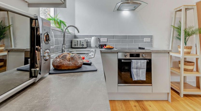 Photo of 1 Bed in Tenby