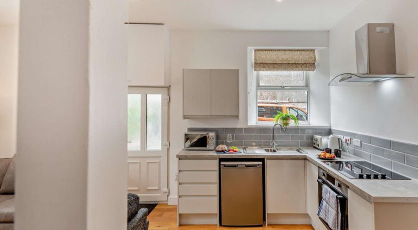 Photo of 1 Bed in Tenby