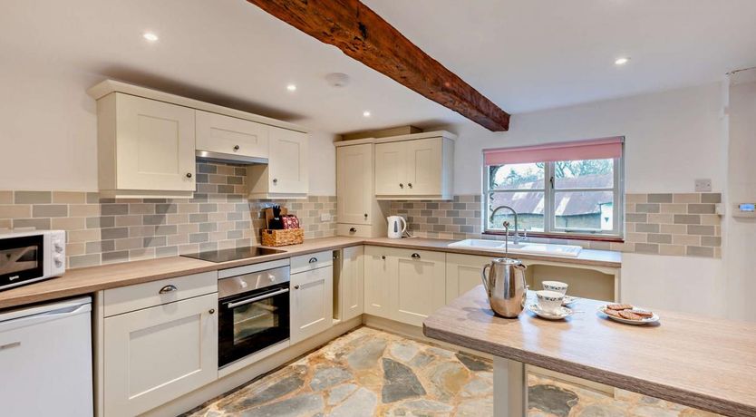 Photo of 2 Bed in Hittisleigh