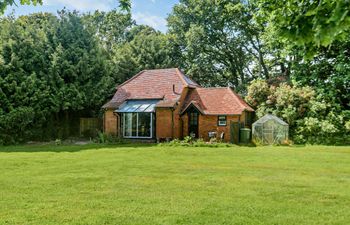 Cottage in Hampshire Holiday Home