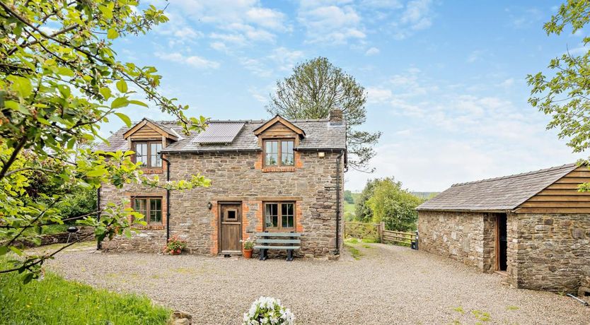 Photo of in Clun  (95107)