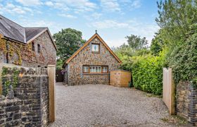 Photo of cottage-in-south-wales-6