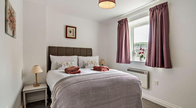 Photo of 2 Bed in Holmfirth
