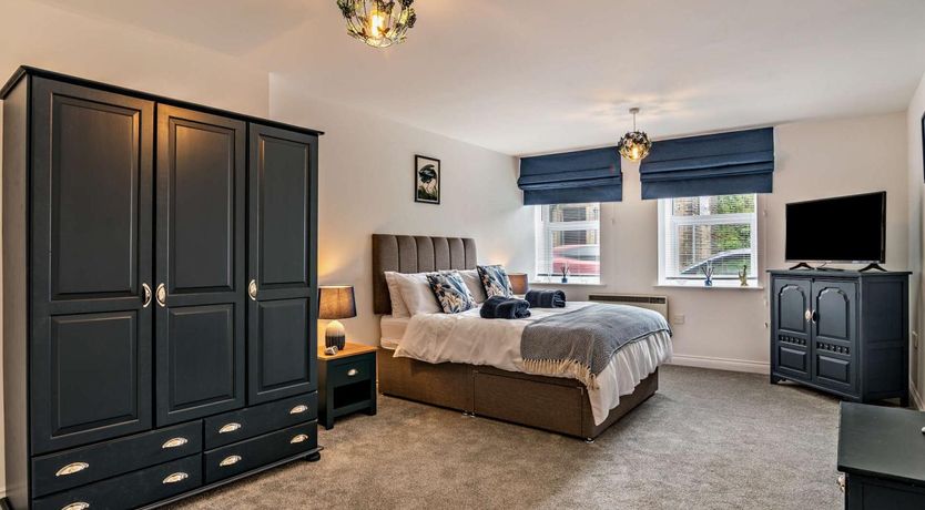 Photo of 2 Bed in Holmfirth