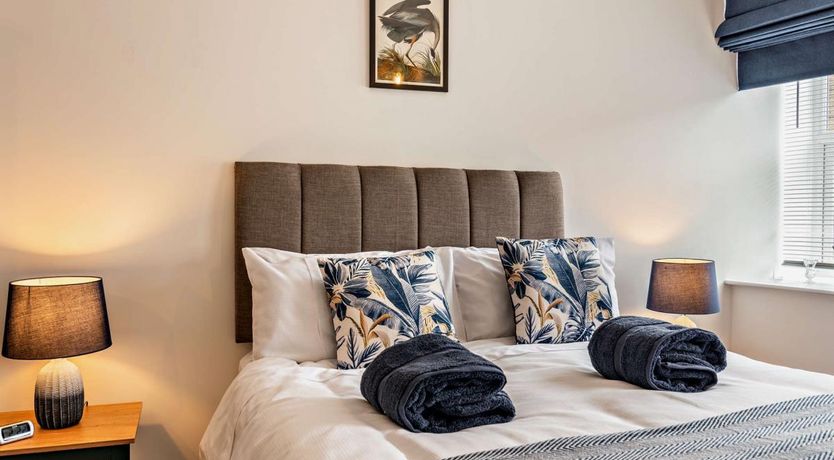 Photo of 2 Bed in Holmbridge