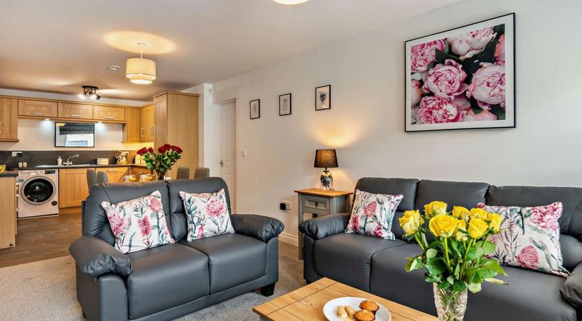 Photo of 2 Bed in Holmbridge