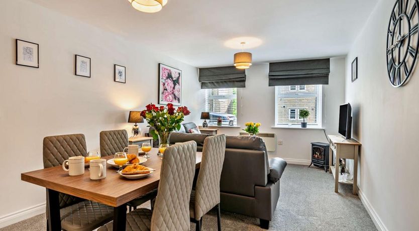 Photo of 2 Bed in Holmbridge