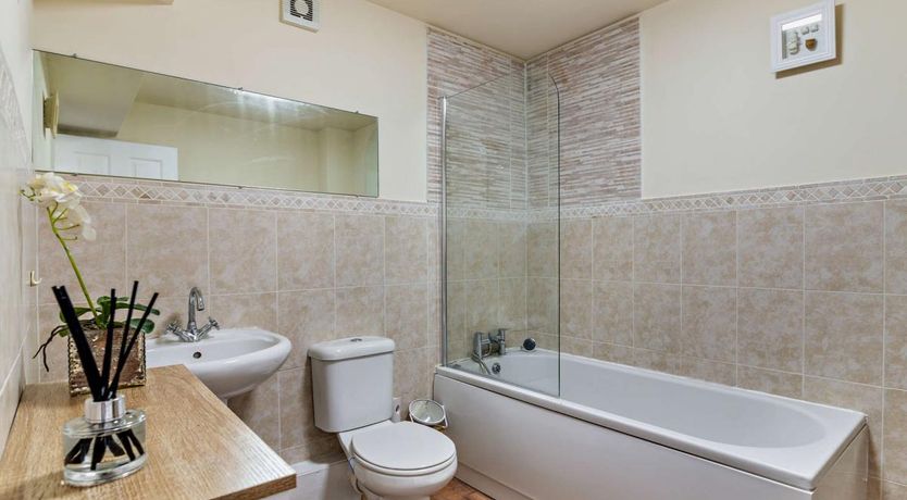 Photo of 2 Bed in Holmbridge