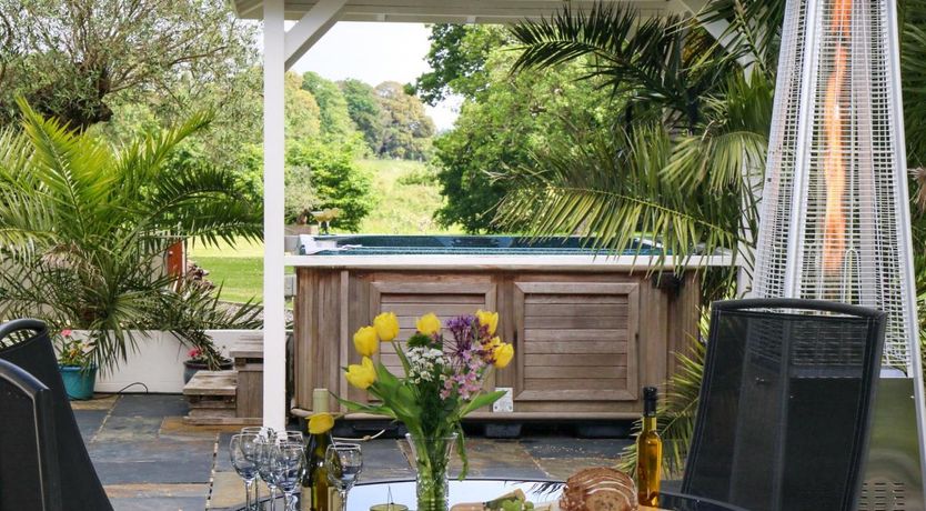 Photo of 5 Bed in East Cowes