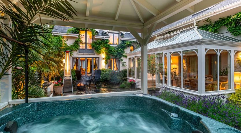 Photo of 5 Bed in East Cowes