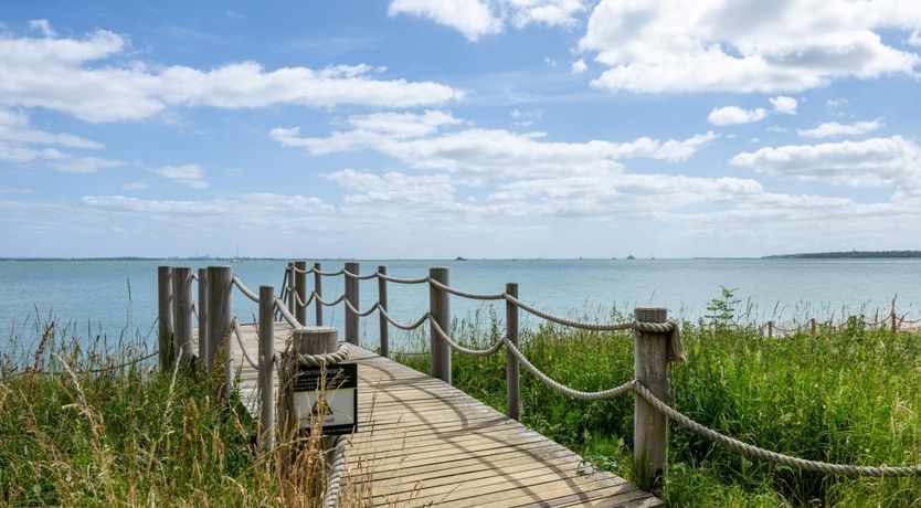 Photo of 5 Bed in East Cowes