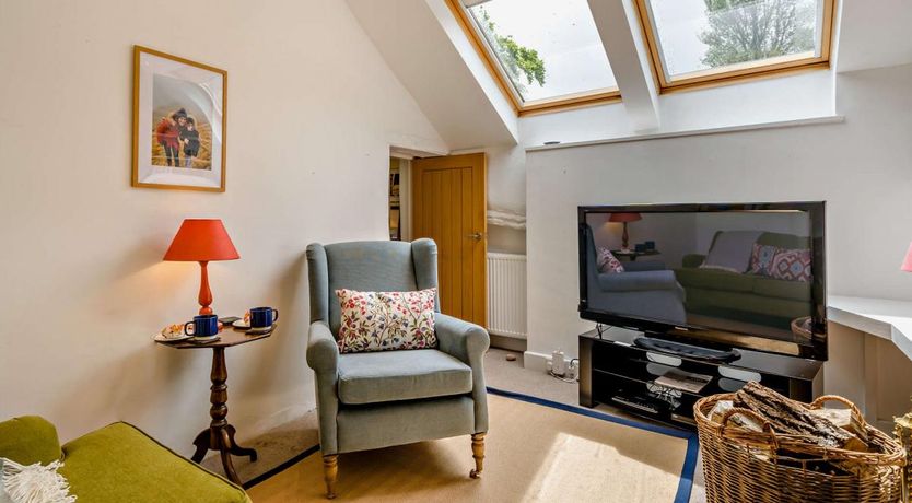 Photo of 6 Bed in Martindale