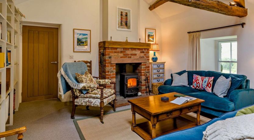 Photo of 6 Bed in Martindale