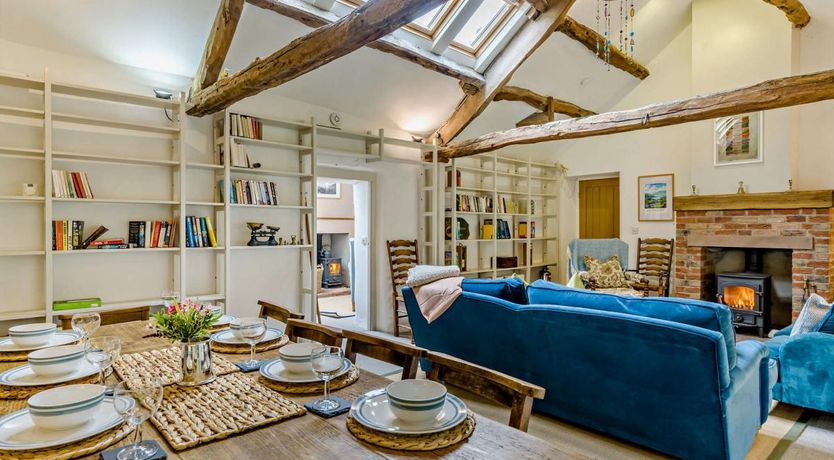 Photo of 6 Bed in Martindale