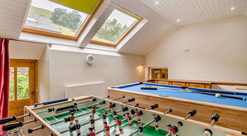 Photo of 6 Bed in Martindale