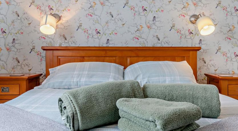 Photo of 1 Bed in Tenby