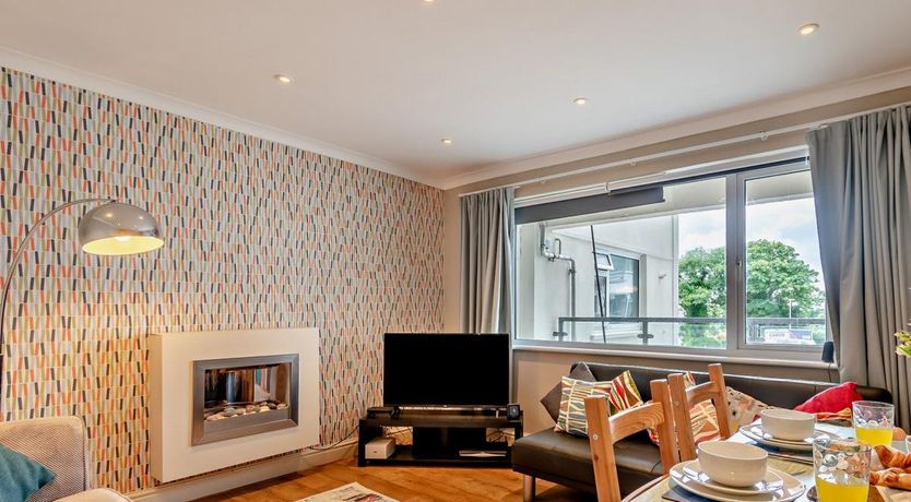 Photo of 1 Bed in Tenby