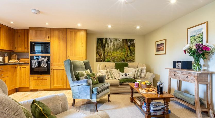 Photo of 2 Bed in Godshill